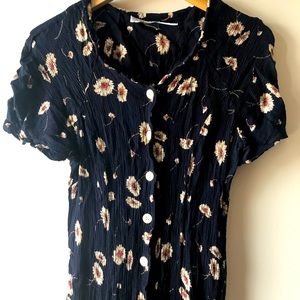 90s crinkle daisy dress 🌼